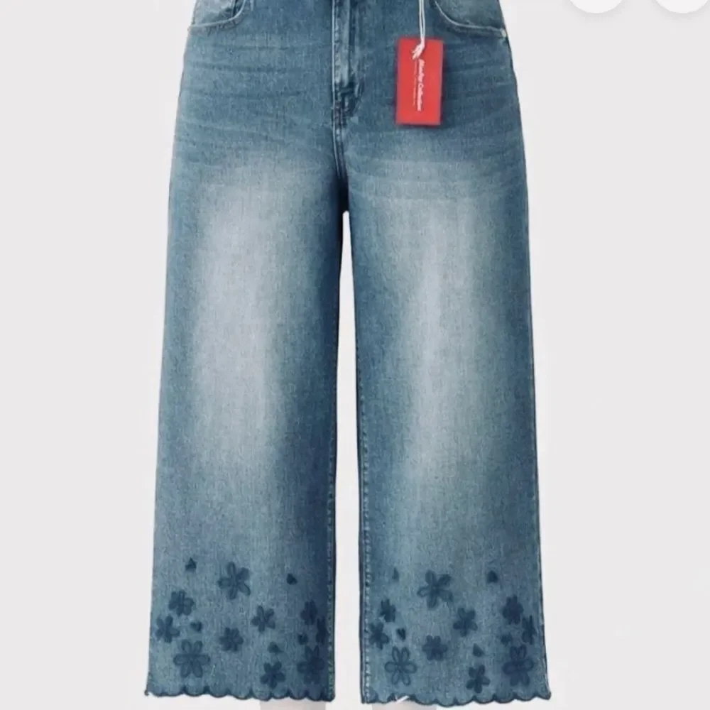 BlueFox Collective Scalloped Hem Embroidered Wide Crop 18